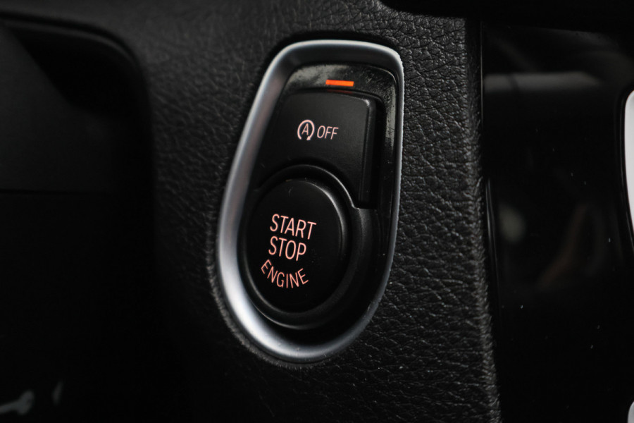 BMW 1-serie 120i Edition Sport Line Shadow High Executive Leer, H&K, Camera, Keyless, Cruise, Standkachel, Bluetooth, PDC, DAB, 18''