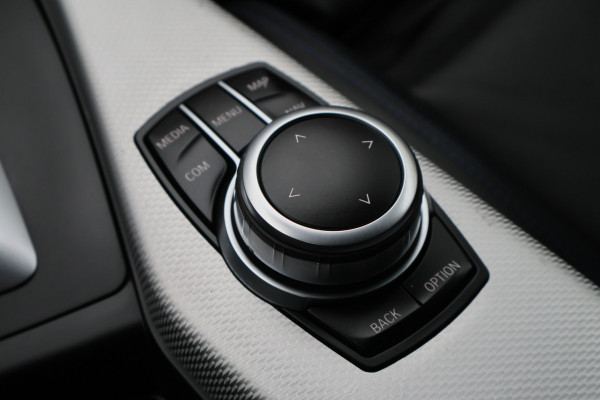 BMW 1-serie 120i Edition Sport Line Shadow High Executive Leer, H&K, Camera, Keyless, Cruise, Standkachel, Bluetooth, PDC, DAB, 18''