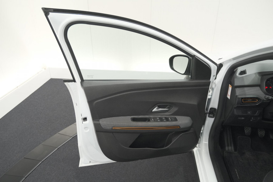 Dacia SANDERO Stepway 1.0 TCe 90 Comfort | Apple Carplay | Parkeersensoren | Cruise Control