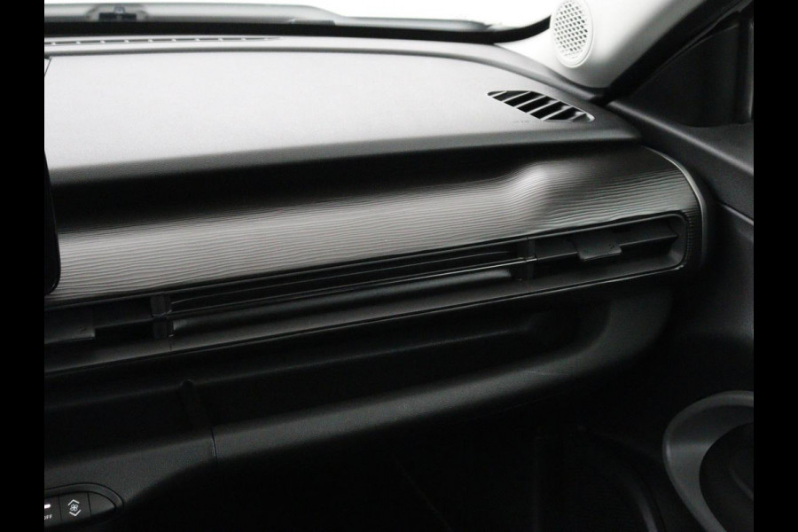 Jeep Avenger Longitude 54 kWh | SOH 93% | Warmtepomp | Carplay | Navigatie | Parkeerhulp | Full LED | Climate control | Cruise control