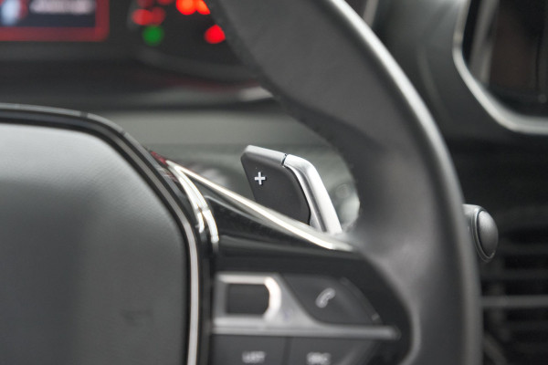 Peugeot 2008 PureTech 130 EAT8 Allure | Allseason Banden | Camera | Navigatie | Parkeersensoren