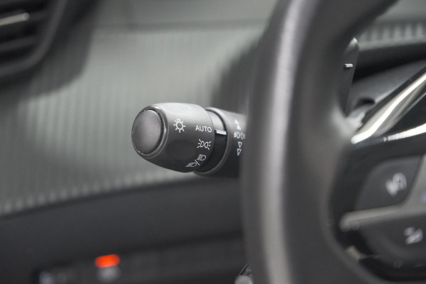 Peugeot 2008 PureTech 130 EAT8 Allure | Allseason Banden | Camera | Navigatie | Parkeersensoren