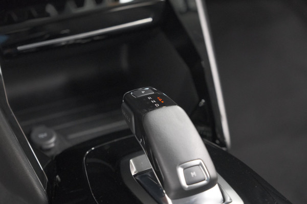 Peugeot 2008 PureTech 130 EAT8 Allure | Allseason Banden | Camera | Navigatie | Parkeersensoren