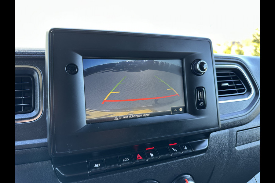 Renault Master T35 2.3 dCi 135 PK / L2H2 / 1e EIG. / TREKHAAK / 2x SCHUIFDEUR / CAMERA / AIRCO / CRUISE / BLIND SPOT