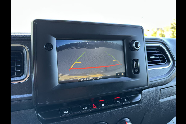 Renault Master T35 2.3 dCi 135 PK / L2H2 / 1e EIG. / TREKHAAK / 2x SCHUIFDEUR / CAMERA / AIRCO / CRUISE / BLIND SPOT