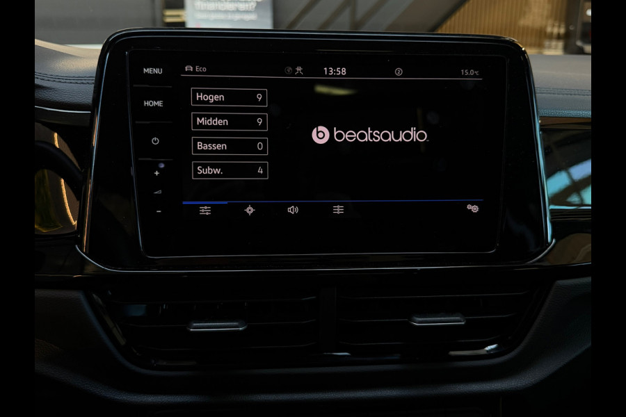 Volkswagen T-Roc 1.5 TSI R-Line Business+ 3x R-LINE|PANO|VIRTUAL|KEYLESS|IQLIGHT|SFEERVERLICHTING|GARANTIE|NIGHTPAKKET|2024|BOMVOL