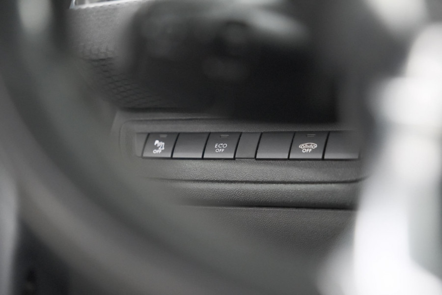 Peugeot 2008 PureTech 110 Allure | Panoramadak | Apple Carplay | Navigatie | Parkeersensoren