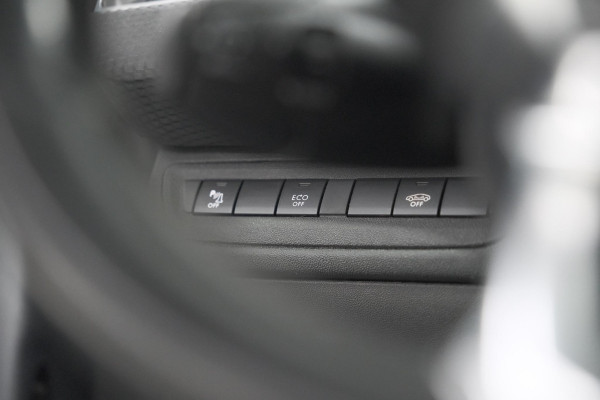 Peugeot 2008 PureTech 110 Allure | Panoramadak | Apple Carplay | Navigatie | Parkeersensoren