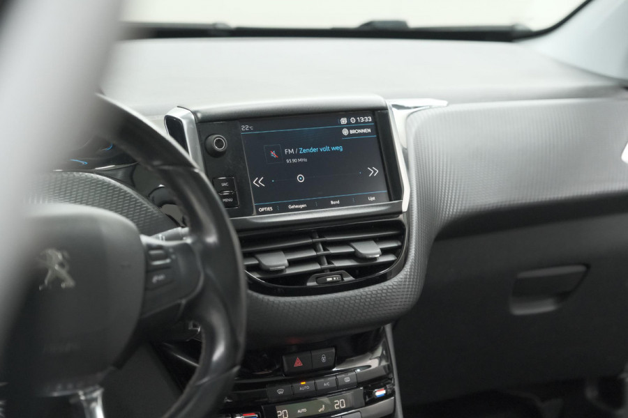Peugeot 2008 PureTech 110 Allure | Panoramadak | Apple Carplay | Navigatie | Parkeersensoren