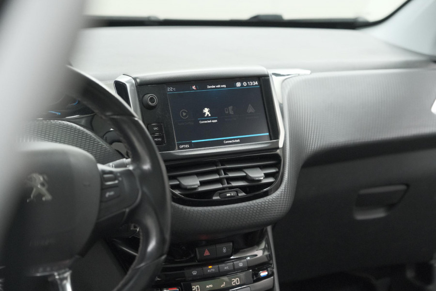Peugeot 2008 PureTech 110 Allure | Panoramadak | Apple Carplay | Navigatie | Parkeersensoren