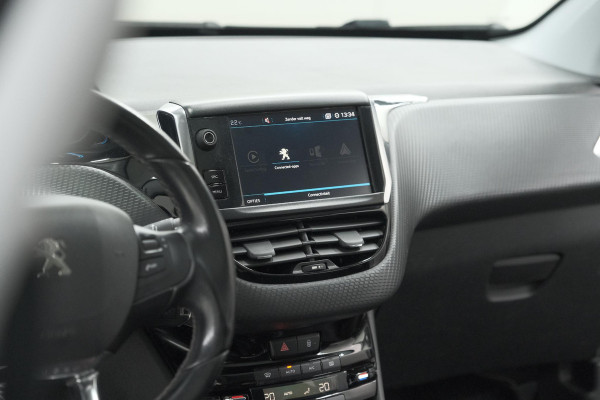Peugeot 2008 PureTech 110 Allure | Panoramadak | Apple Carplay | Navigatie | Parkeersensoren
