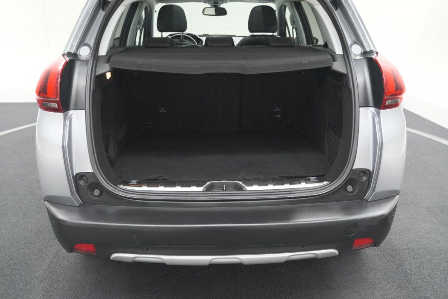 Peugeot 2008 PureTech 110 Allure | Panoramadak | Apple Carplay | Navigatie | Parkeersensoren