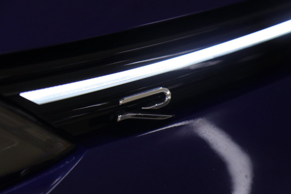 Volkswagen Golf 2.0 TSI R 4Motion PERFORMANCE/PANO/AKRA/HUD/HK/MEM/IQ/VOL