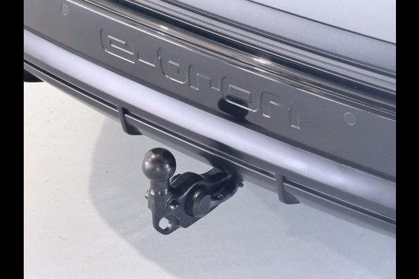 Audi Q4 e-tron 40 Launch edition S Competition 77 kWh Pan /Dak - Head Up - Trekhaak