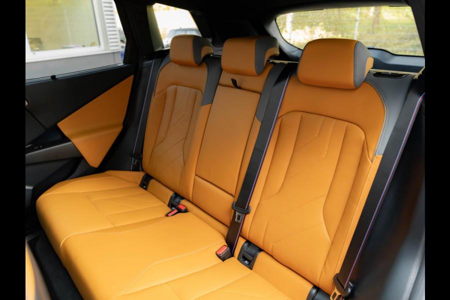 BMW X3 M50 - Individual - Pano - Standkachel - Trekhaak - Stoelventilatie