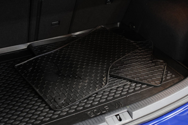 Volkswagen Golf 1.5 TSI R-Line *Pano*Dynaudio*DCC*Camera*Massage*Virtual*DSG*