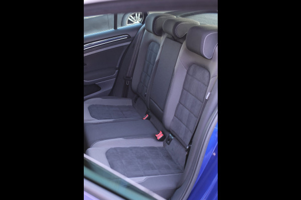 Volkswagen Golf 1.5 TSI R-Line *Pano*Dynaudio*DCC*Camera*Massage*Virtual*DSG*