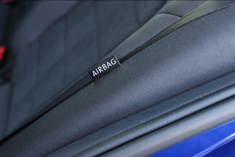 Volkswagen Golf 1.5 TSI R-Line *Pano*Dynaudio*DCC*Camera*Massage*Virtual*DSG*