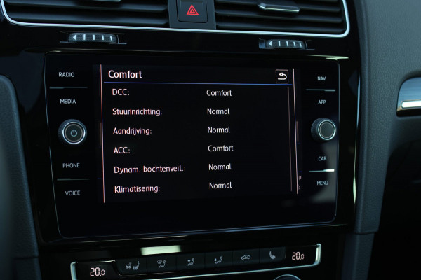 Volkswagen Golf 1.5 TSI R-Line *Pano*Dynaudio*DCC*Camera*Massage*Virtual*DSG*