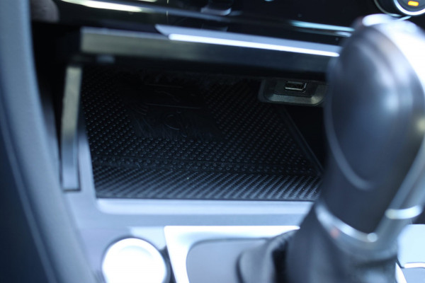 Volkswagen Golf 1.5 TSI R-Line *Pano*Dynaudio*DCC*Camera*Massage*Virtual*DSG*