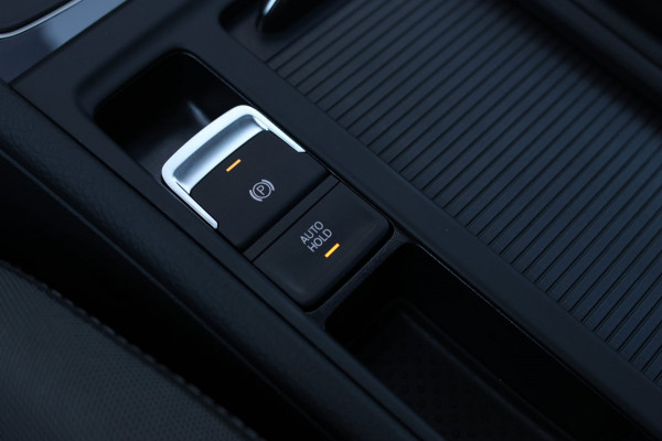 Volkswagen Golf 1.5 TSI R-Line *Pano*Dynaudio*DCC*Camera*Massage*Virtual*DSG*