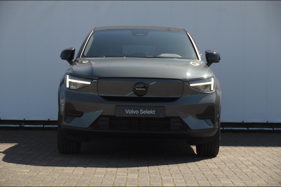 Volvo EC40 252PK Automaat Single Ext. Range Plus / Modeljaar 2026 / Adaptive cruise control  / Pilot assist / BLIS / Stoel en stuur verwarming / Elektrische achterklep / Parkeersensoren met camera / Google infotainment / Panoramadak