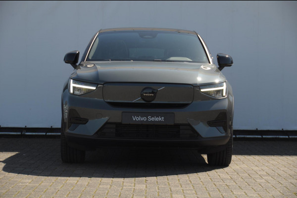 Volvo EC40 252PK Automaat Single Ext. Range Plus / Modeljaar 2026 / Adaptive cruise control  / Pilot assist / BLIS / Stoel en stuur verwarming / Elektrische achterklep / Parkeersensoren met camera / Google infotainment / Panoramadak