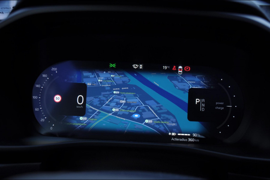 Volvo EC40 252PK Automaat Single Ext. Range Plus / Modeljaar 2026 / Adaptive cruise control  / Pilot assist / BLIS / Stoel en stuur verwarming / Elektrische achterklep / Parkeersensoren met camera / Google infotainment / Panoramadak