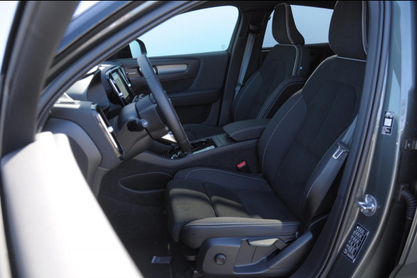 Volvo EC40 252PK Automaat Single Ext. Range Plus / Modeljaar 2026 / Adaptive cruise control  / Pilot assist / BLIS / Stoel en stuur verwarming / Elektrische achterklep / Parkeersensoren met camera / Google infotainment / Panoramadak