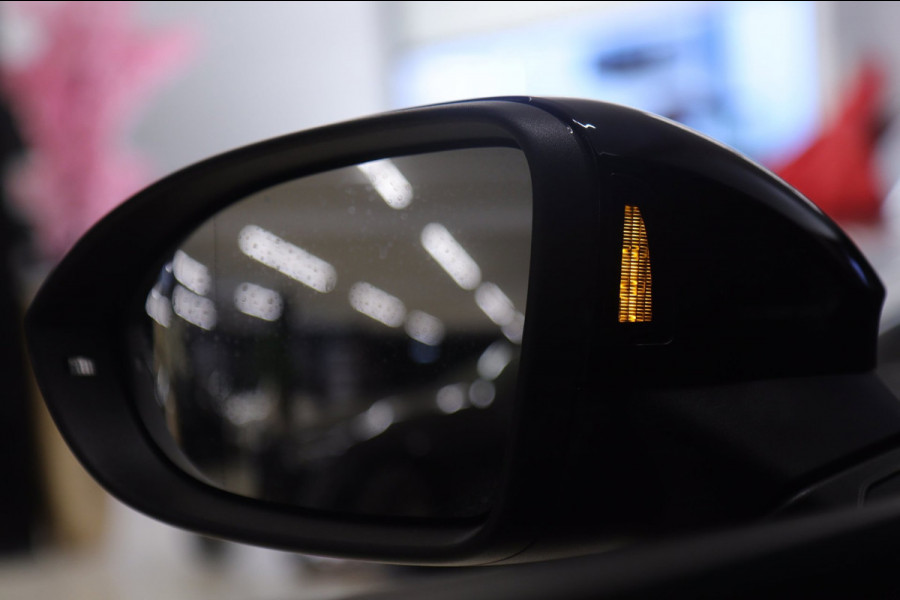 Volkswagen Golf 2.0 TSI R 4Motion PERFORMANCE/PANO/AKRA/HUD/HK/MEM/IQ/VOL