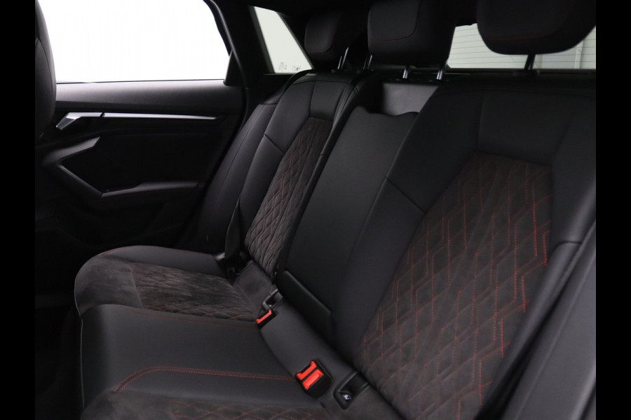 Audi A3 Sportback 35 TFSI S edition 150pk Cruise | Climate | Parkeersens. v+a | Stoelverw. | Panoramadak