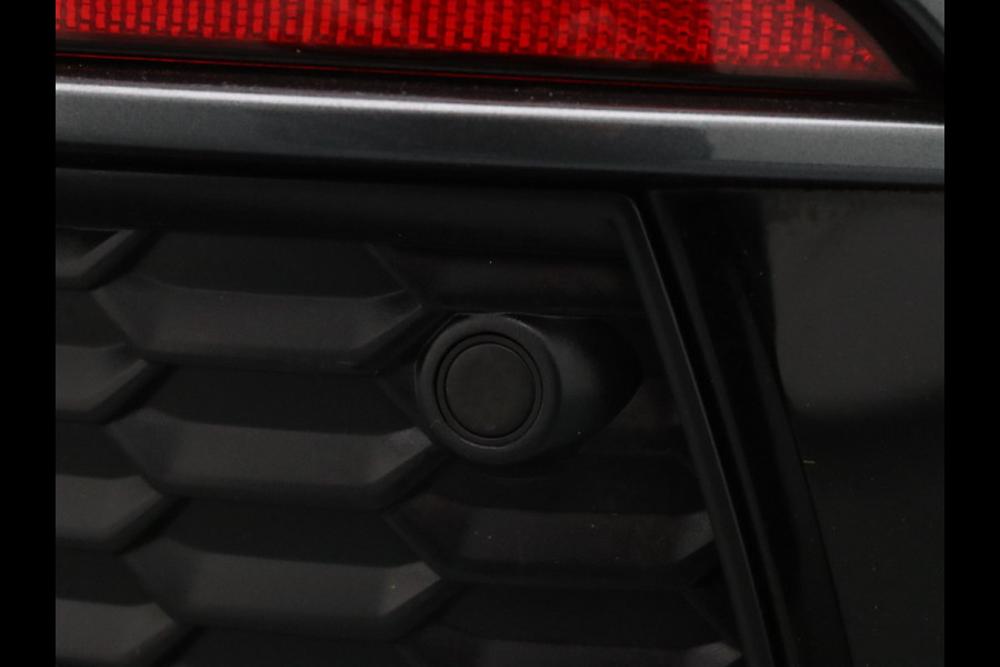 Audi A3 Sportback 35 TFSI S edition 150pk Cruise | Climate | Parkeersens. v+a | Stoelverw. | Panoramadak