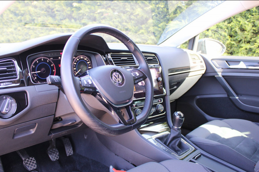 Volkswagen Golf 1.0 TSI Highline AdaptiveCruise VirtualCockpit Carplay !!NIEUWBINNEN!!