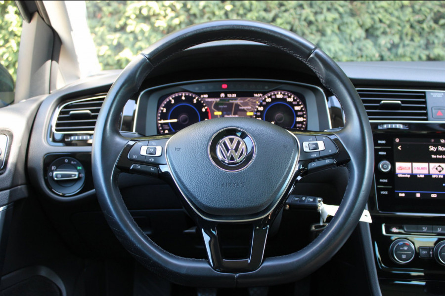 Volkswagen Golf 1.0 TSI Highline AdaptiveCruise VirtualCockpit Carplay !!NIEUWBINNEN!!