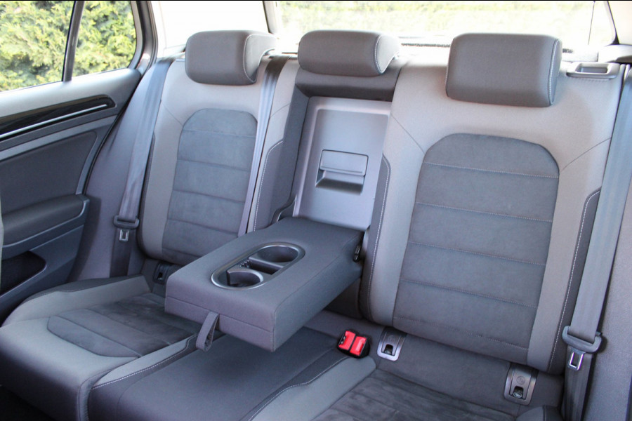 Volkswagen Golf 1.0 TSI Highline AdaptiveCruise VirtualCockpit Carplay !!NIEUWBINNEN!!