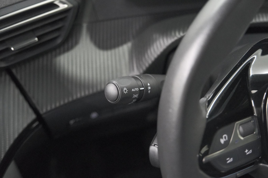 Peugeot 2008 PureTech 130 EAT8 Allure Pack | Navigatie | Camera | Apple Carplay | Parkeersensoren