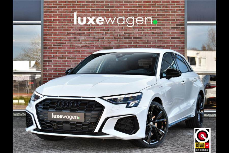 Audi A3 Sportback 45 TFSI e S-Line 19inch m-LED ACC Camera Sfeer Optic-black