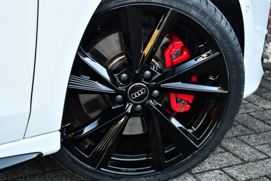 Audi A3 Sportback 45 TFSI e S-Line 19inch m-LED ACC Camera Sfeer Optic-black