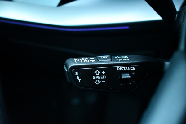 Audi A3 Sportback 45 TFSI e S-Line 19inch m-LED ACC Camera Sfeer Optic-black