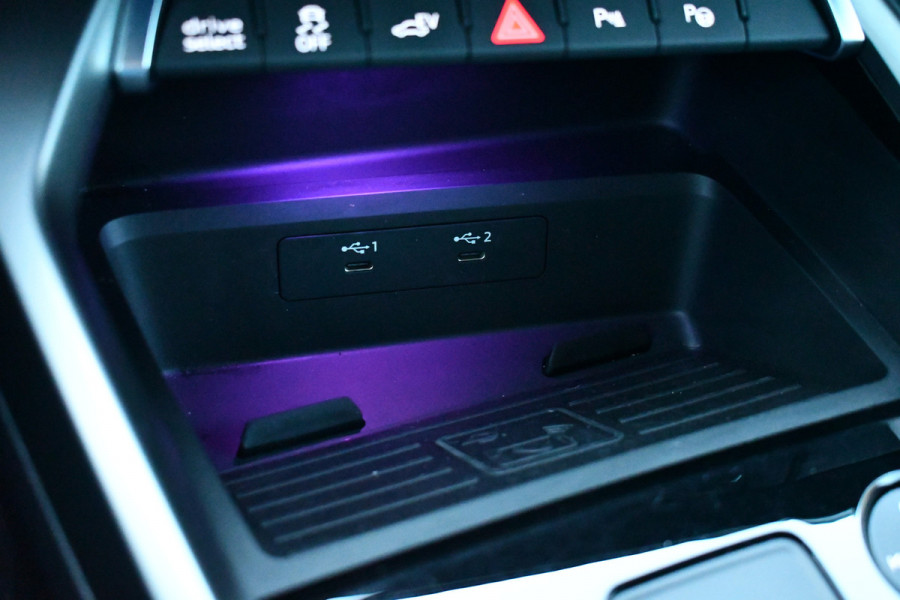 Audi A3 Sportback 45 TFSI e S-Line 19inch m-LED ACC Camera Sfeer Optic-black