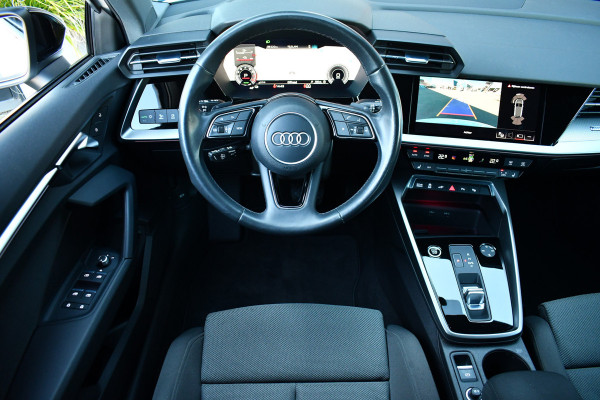 Audi A3 Sportback 45 TFSI e S-Line 19inch m-LED ACC Camera Sfeer Optic-black