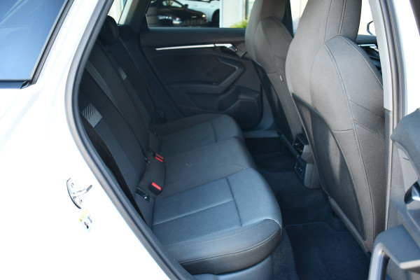 Audi A3 Sportback 45 TFSI e S-Line 19inch m-LED ACC Camera Sfeer Optic-black