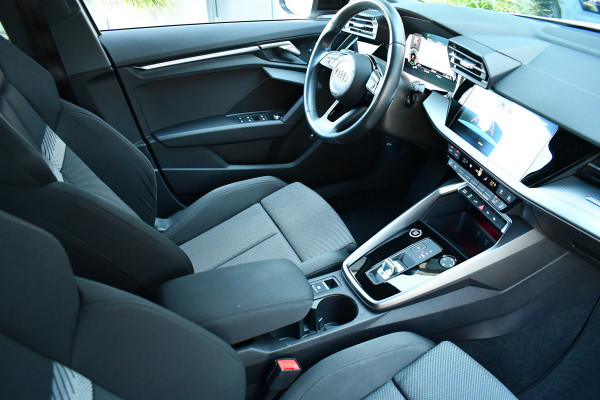 Audi A3 Sportback 45 TFSI e S-Line 19inch m-LED ACC Camera Sfeer Optic-black