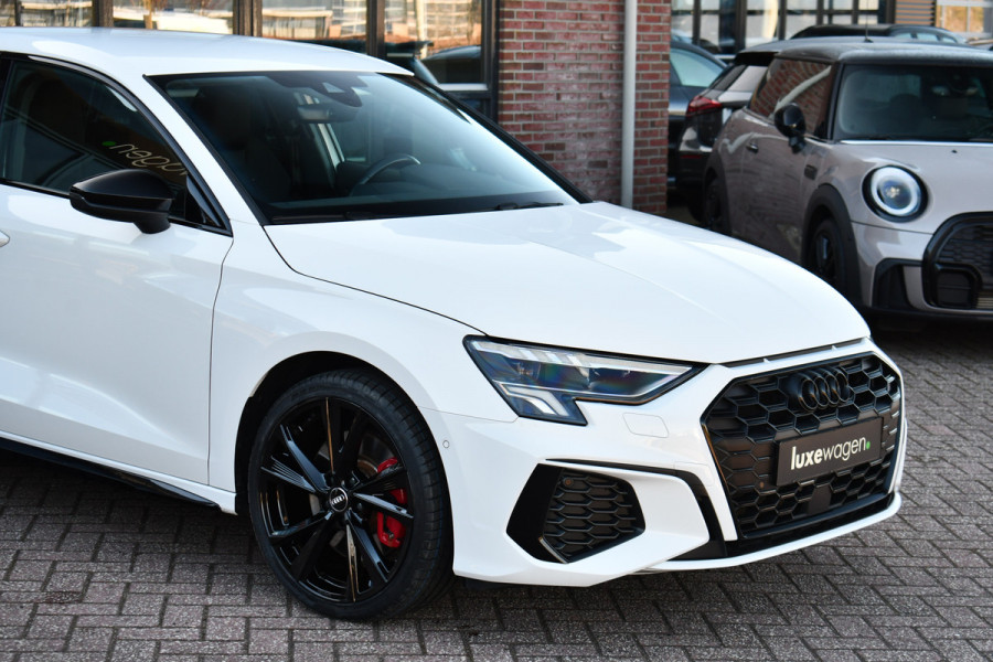 Audi A3 Sportback 45 TFSI e S-Line 19inch m-LED ACC Camera Sfeer Optic-black