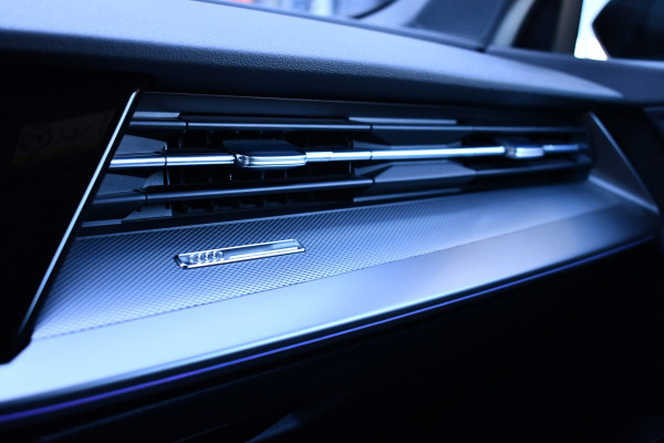 Audi A3 Sportback 45 TFSI e S-Line 19inch m-LED ACC Camera Sfeer Optic-black