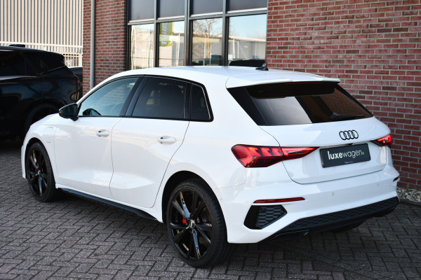Audi A3 Sportback 45 TFSI e S-Line 19inch m-LED ACC Camera Sfeer Optic-black