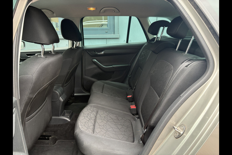 Škoda Fabia Combi 1.0 TSi 95pk Clever Plus NAVI/CARPLAY/DODEHOEK/PDC/LED/16INCH/STOELVERWARMING