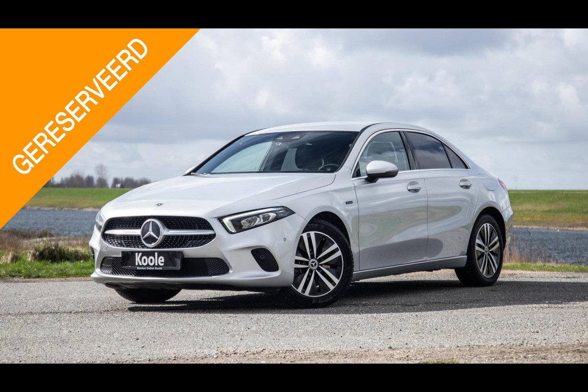 Mercedes-Benz A-Klasse 250 e Business Solution Luxury Limited CARPLAY / LEER / CAMERA / AUTOMAAT