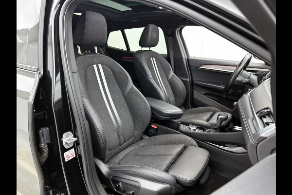BMW X2 XDrive25e M-sport Business Edition Plus (Dealer OnderH, Panorama, Camera, PDC V+A, Camera, StoelV, Navi Prof, Etc)