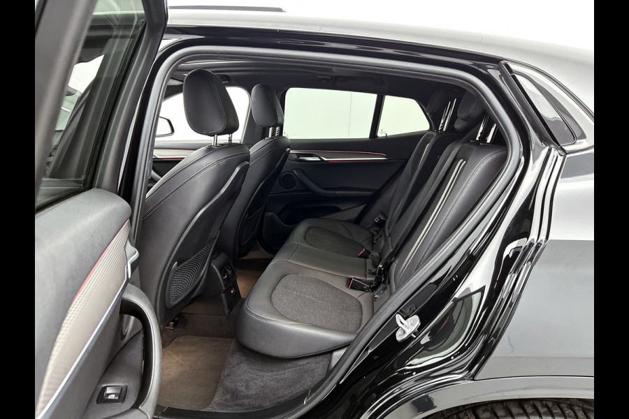 BMW X2 XDrive25e M-sport Business Edition Plus (Dealer OnderH, Panorama, Camera, PDC V+A, Camera, StoelV, Navi Prof, Etc)